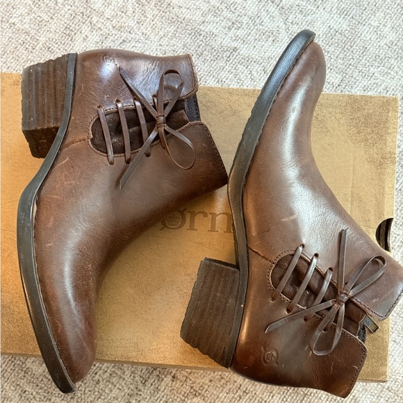 Born Bowlen Distressed Chocolate Brown Leather Zip Ankle Boots size 7.5 NIB! - Picture 6 of 11